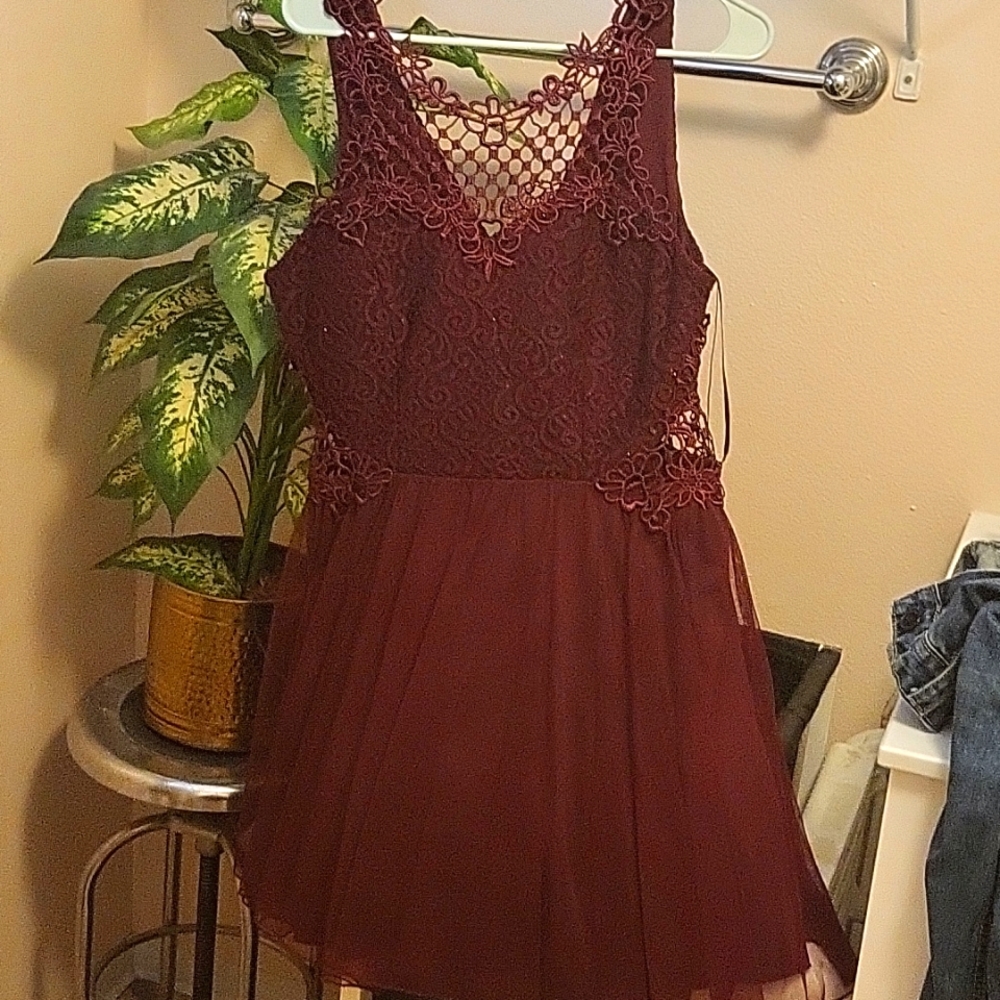 Red puff pattern dress